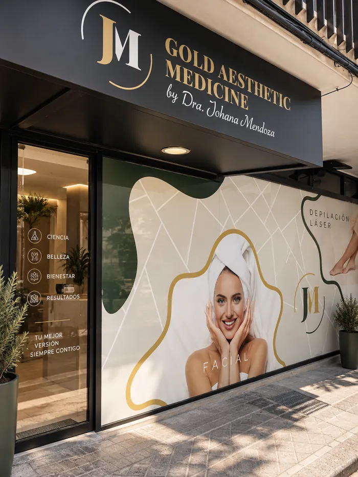 Fachada de Gold Aesthetic Medicine en la calle Mota del Cuervo, 2